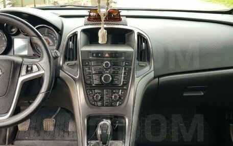 Opel Astra J, 2011 год, 800 000 рублей, 8 фотография
