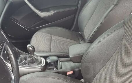 Opel Astra J, 2011 год, 800 000 рублей, 13 фотография