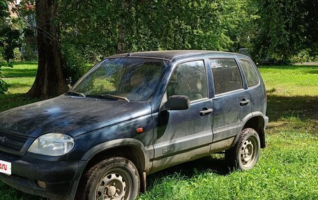 Chevrolet Niva I рестайлинг, 2004 год, 235 000 рублей, 2 фотография