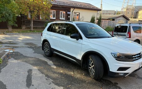 Volkswagen Tiguan II, 2019 год, 2 950 000 рублей, 3 фотография