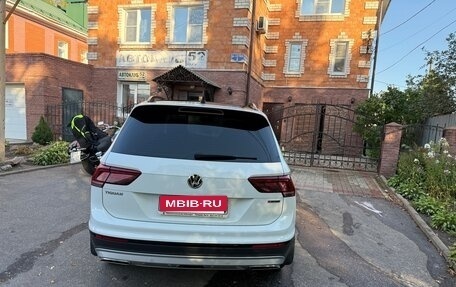 Volkswagen Tiguan II, 2019 год, 2 950 000 рублей, 6 фотография