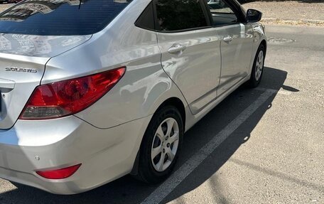 Hyundai Solaris II рестайлинг, 2011 год, 700 000 рублей, 6 фотография