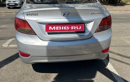 Hyundai Solaris II рестайлинг, 2011 год, 700 000 рублей, 5 фотография