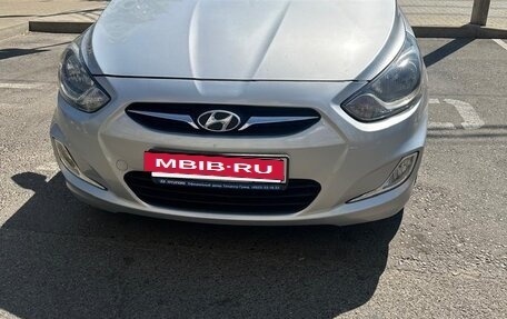 Hyundai Solaris II рестайлинг, 2011 год, 700 000 рублей, 3 фотография