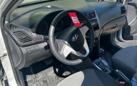 Hyundai Solaris II рестайлинг, 2011 год, 700 000 рублей, 13 фотография