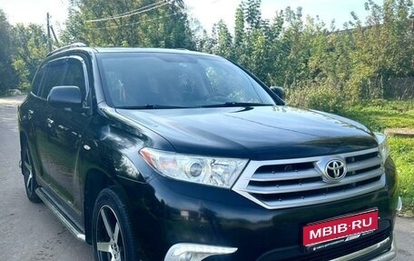 Toyota Highlander III, 2013 год, 2 055 000 рублей, 1 фотография