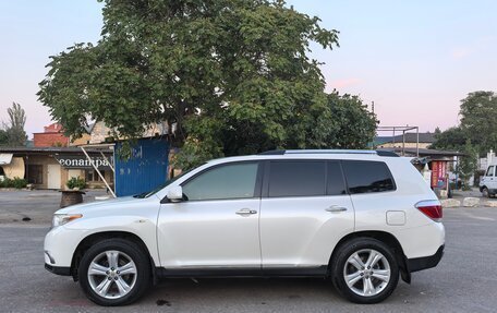 Toyota Highlander III, 2012 год, 1 700 000 рублей, 2 фотография