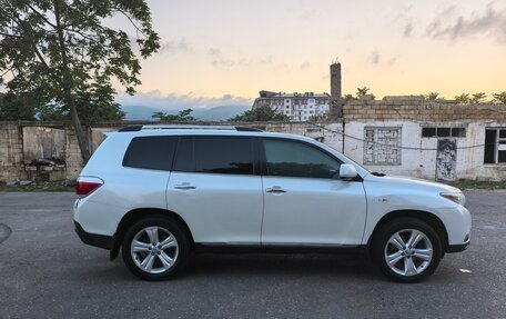 Toyota Highlander III, 2012 год, 1 700 000 рублей, 4 фотография