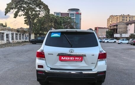 Toyota Highlander III, 2012 год, 1 700 000 рублей, 3 фотография