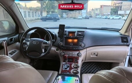 Toyota Highlander III, 2012 год, 1 700 000 рублей, 7 фотография