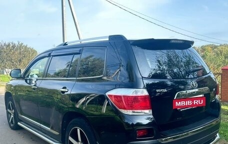 Toyota Highlander III, 2013 год, 2 055 000 рублей, 5 фотография