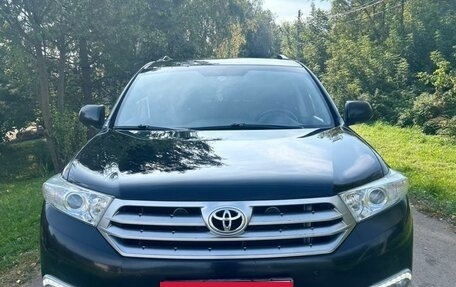 Toyota Highlander III, 2013 год, 2 055 000 рублей, 8 фотография