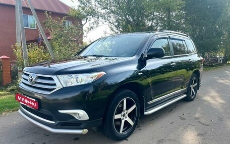 Toyota Highlander III, 2013 год, 2 055 000 рублей, 6 фотография