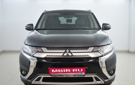 Mitsubishi Outlander III рестайлинг 3, 2019 год, 2 690 000 рублей, 2 фотография