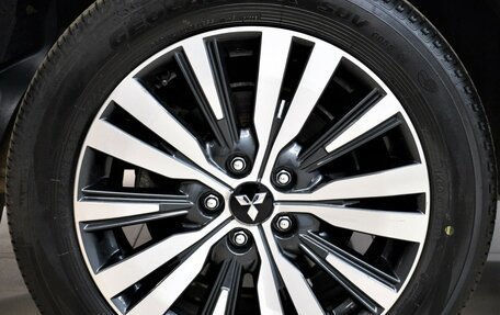 Mitsubishi Outlander III рестайлинг 3, 2019 год, 2 690 000 рублей, 16 фотография