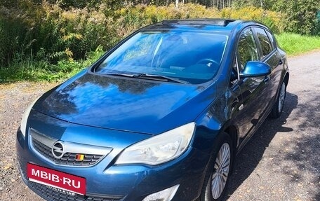 Opel Astra J, 2011 год, 650 000 рублей, 1 фотография