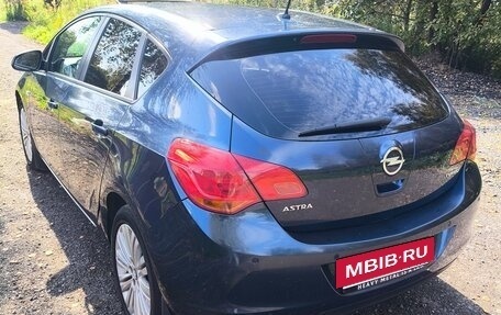 Opel Astra J, 2011 год, 650 000 рублей, 6 фотография