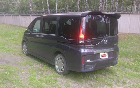 Honda Stepwgn IV, 2015 год, 1 950 000 рублей, 4 фотография