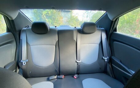 Hyundai Solaris II рестайлинг, 2013 год, 1 050 000 рублей, 13 фотография