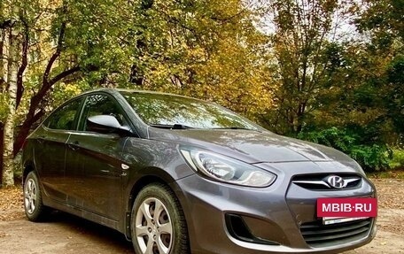Hyundai Solaris II рестайлинг, 2013 год, 1 050 000 рублей, 4 фотография