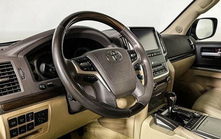 Toyota Land Cruiser 200, 2019 год, 8 497 000 рублей, 13 фотография