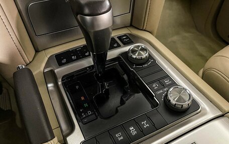 Toyota Land Cruiser 200, 2019 год, 8 497 000 рублей, 15 фотография