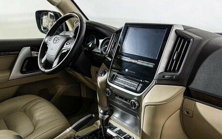Toyota Land Cruiser 200, 2019 год, 8 497 000 рублей, 9 фотография