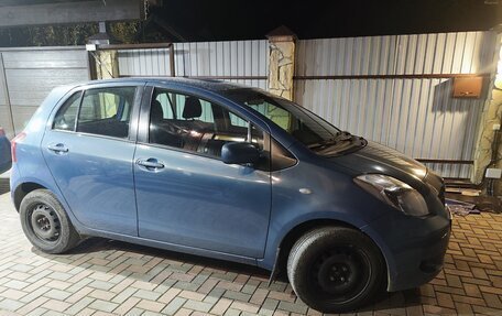 Toyota Yaris III рестайлинг, 2007 год, 550 000 рублей, 3 фотография