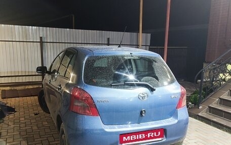 Toyota Yaris III рестайлинг, 2007 год, 550 000 рублей, 2 фотография