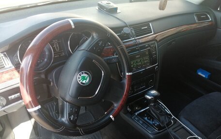 Skoda Superb III рестайлинг, 2011 год, 1 050 000 рублей, 19 фотография
