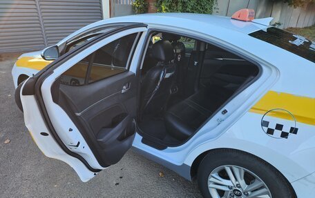 Hyundai Elantra VI рестайлинг, 2020 год, 1 200 000 рублей, 7 фотография