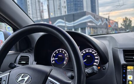 Hyundai Solaris II рестайлинг, 2011 год, 700 000 рублей, 4 фотография