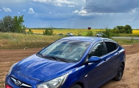 Hyundai Solaris II рестайлинг, 2011 год, 700 000 рублей, 5 фотография
