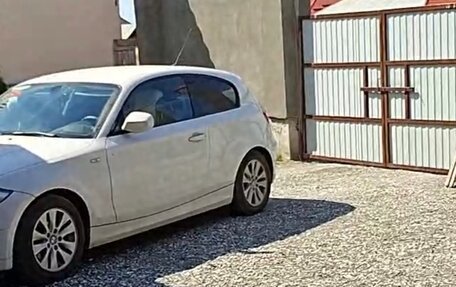 BMW 1 серия, 2011 год, 1 000 000 рублей, 2 фотография