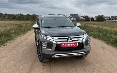 Mitsubishi Pajero Sport III рестайлинг, 2021 год, 2 650 000 рублей, 2 фотография