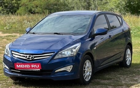 Hyundai Solaris II рестайлинг, 2015 год, 850 000 рублей, 4 фотография