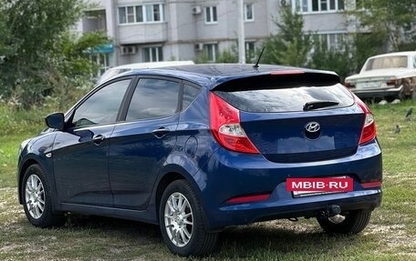 Hyundai Solaris II рестайлинг, 2015 год, 850 000 рублей, 3 фотография