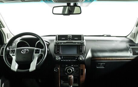 Toyota Land Cruiser Prado 150 рестайлинг 2, 2014 год, 3 299 585 рублей, 13 фотография
