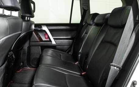 Toyota Land Cruiser Prado 150 рестайлинг 2, 2014 год, 3 299 585 рублей, 10 фотография