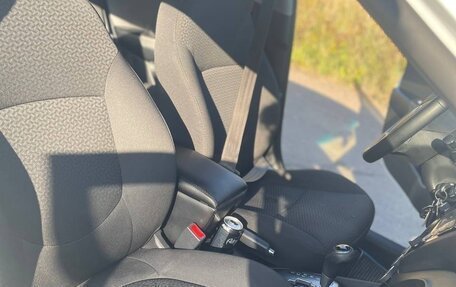 KIA Rio III рестайлинг, 2015 год, 750 000 рублей, 6 фотография