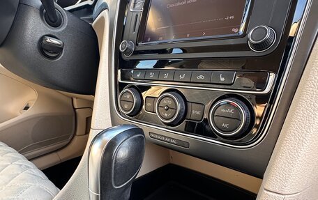 Volkswagen Passat B8 рестайлинг, 2019 год, 2 400 000 рублей, 13 фотография