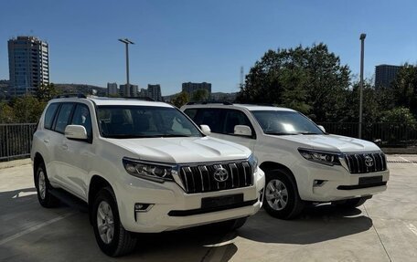 Toyota Land Cruiser Prado 150 рестайлинг 2, 2022 год, 7 500 000 рублей, 4 фотография