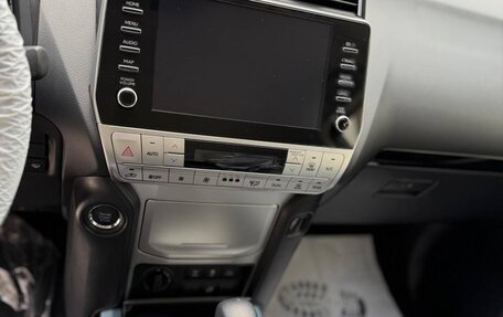 Toyota Land Cruiser Prado 150 рестайлинг 2, 2022 год, 7 500 000 рублей, 15 фотография