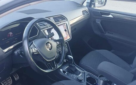 Volkswagen Tiguan II, 2018 год, 2 700 000 рублей, 6 фотография