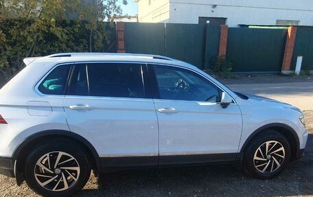 Volkswagen Tiguan II, 2018 год, 2 700 000 рублей, 10 фотография