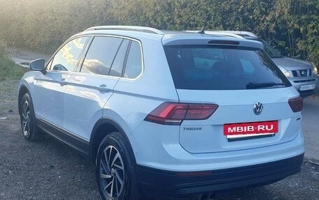 Volkswagen Tiguan II, 2018 год, 2 700 000 рублей, 3 фотография
