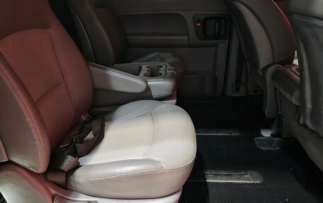 Hyundai Grand Starex Grand Starex I рестайлинг 2, 2010 год, 900 000 рублей, 13 фотография