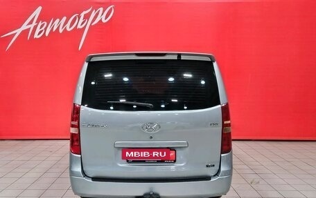 Hyundai Grand Starex Grand Starex I рестайлинг 2, 2010 год, 900 000 рублей, 4 фотография