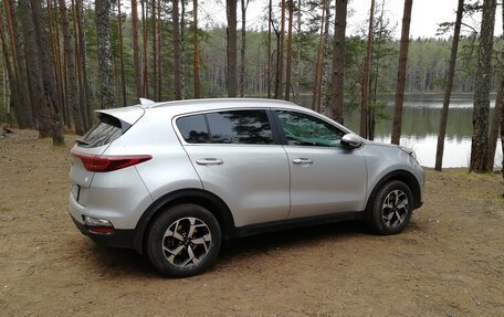 KIA Sportage IV рестайлинг, 2019 год, 2 200 000 рублей, 4 фотография