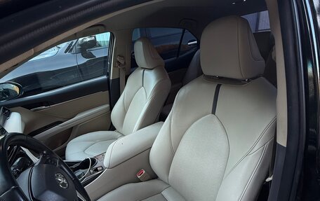 Toyota Camry, 2021 год, 2 700 000 рублей, 5 фотография